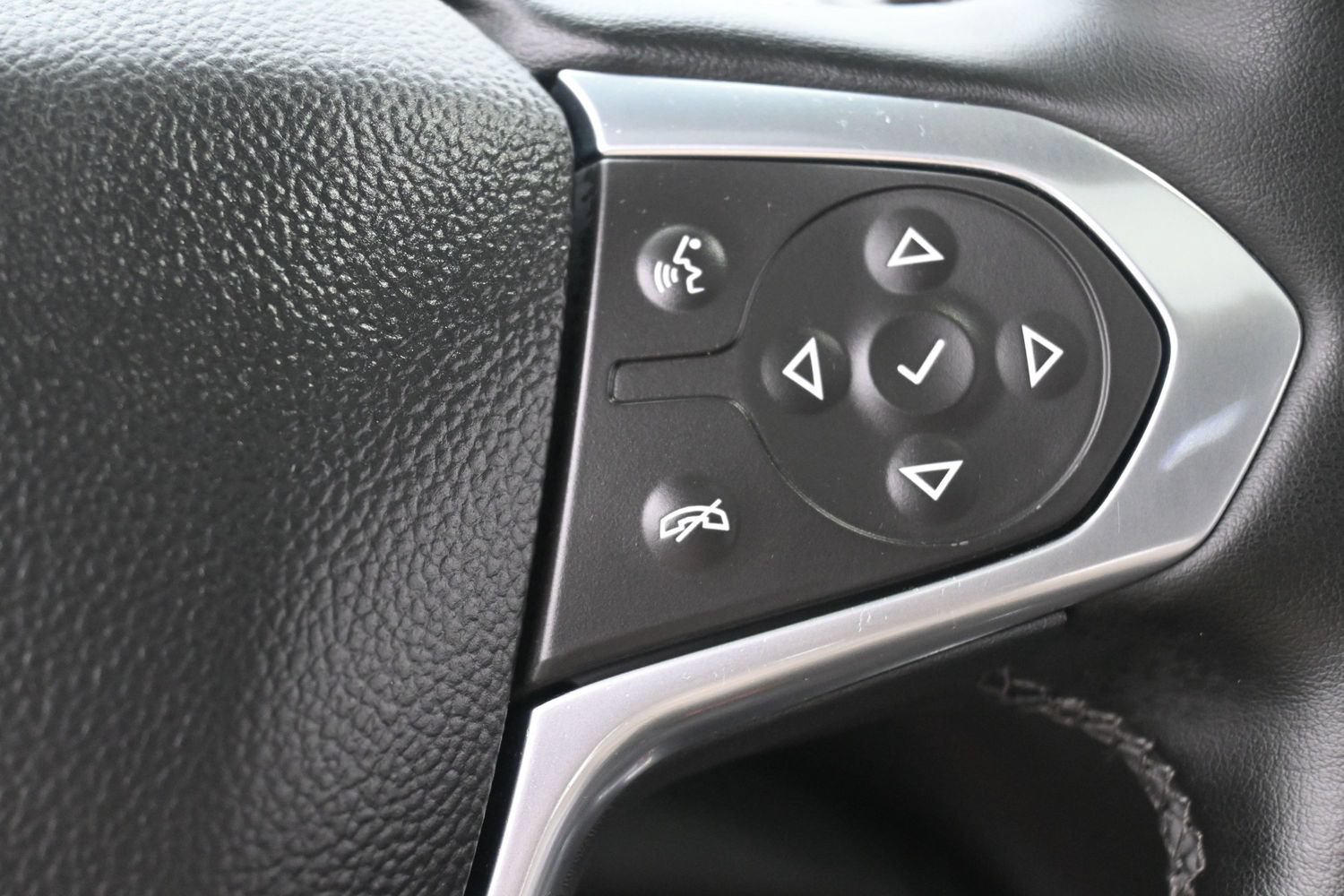 Used 2023 Chevrolet Traverse RS AWD/4WD image 22