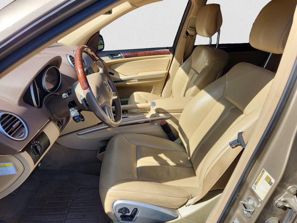 Used 2010 Mercedes-Benz GL 550 4MATIC image 9