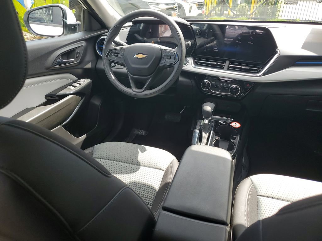 Used 2026 Chevrolet Trax LT image 12