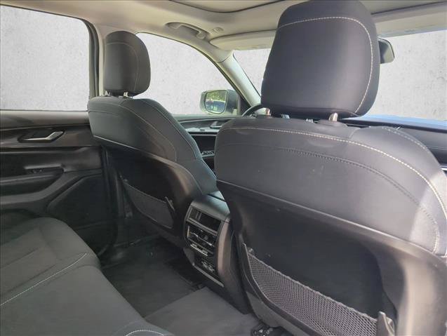 Used 2023 Jeep Grand Cherokee Laredo RWD image 22