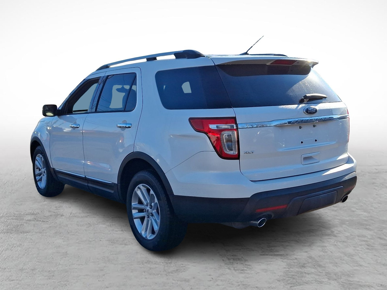 Used 2015 Ford Explorer XLT image 4
