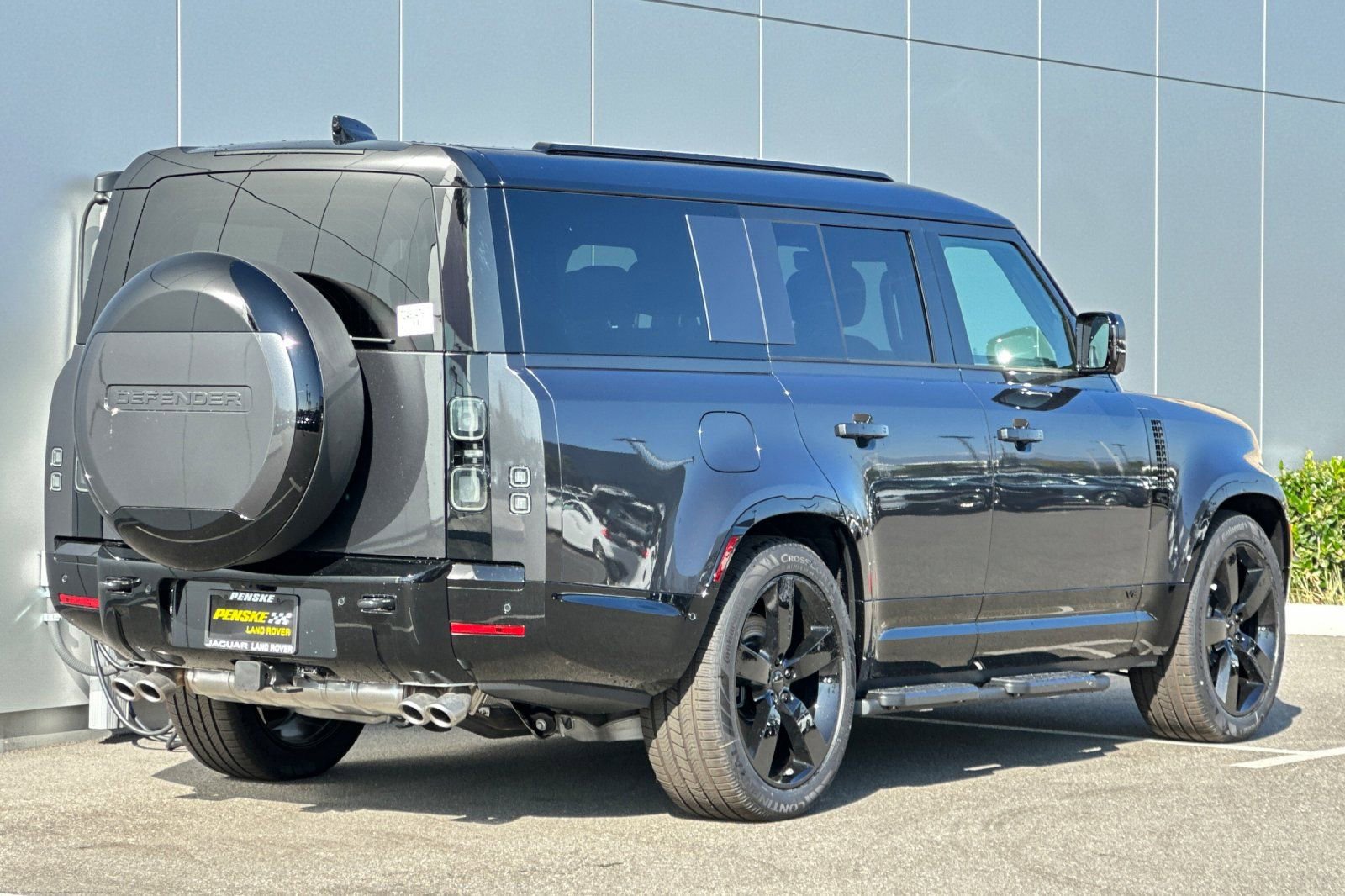 New 2026 Land Rover Defender 130 V8 image 5