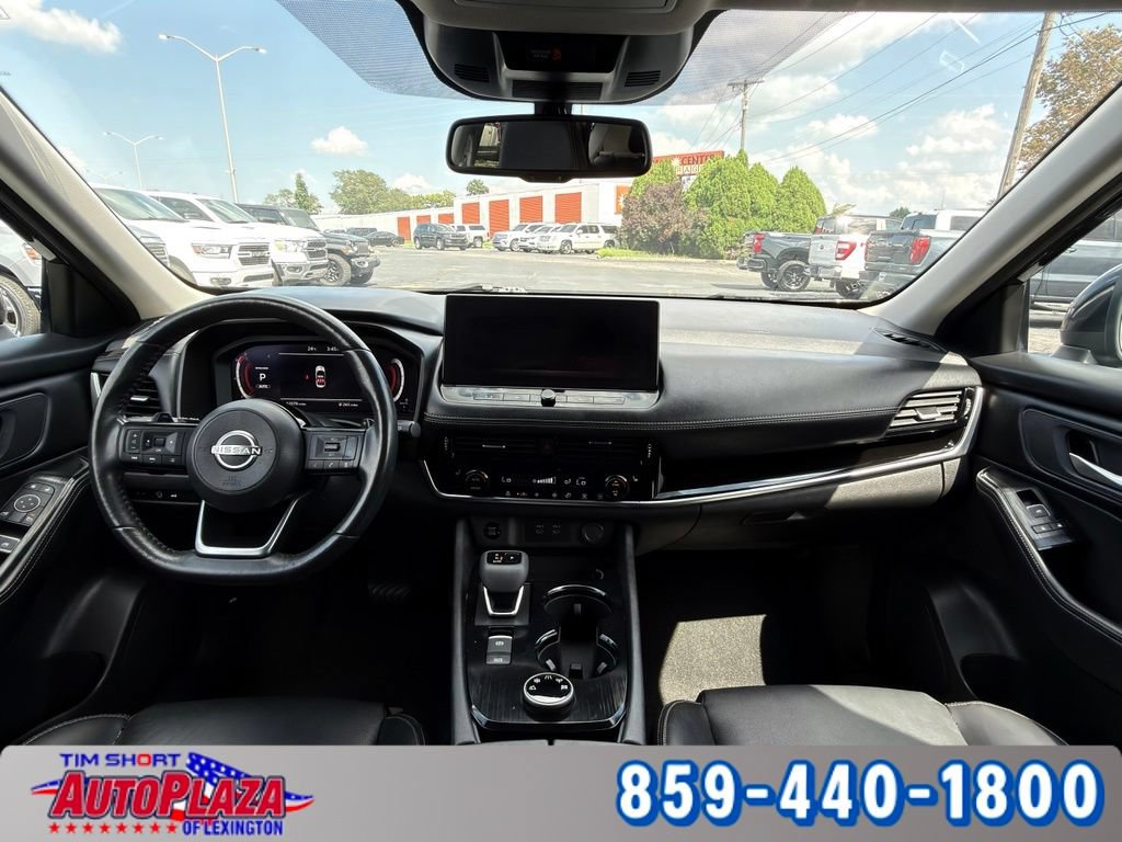 Used 2024 Nissan Rogue SL AWD/4WD image 14