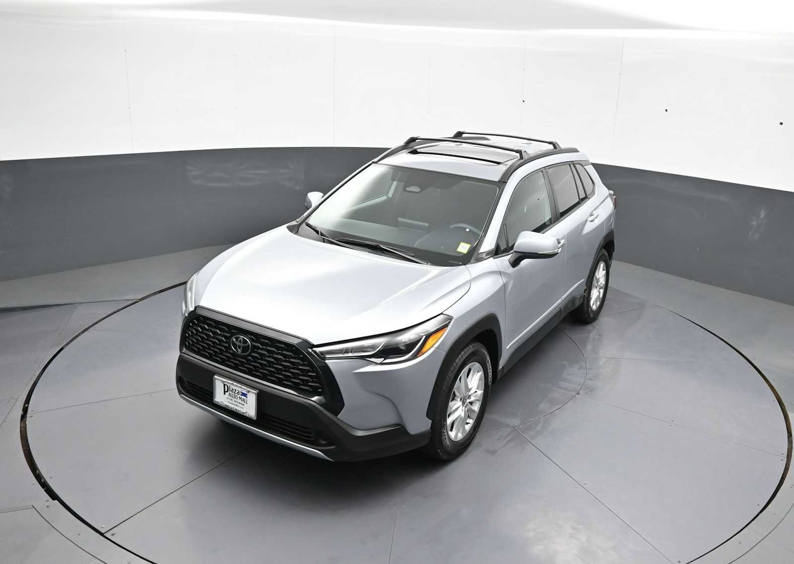 Used 2024 Toyota Corolla Cross LE w/ Moonroof Package AWD/4WD image 35