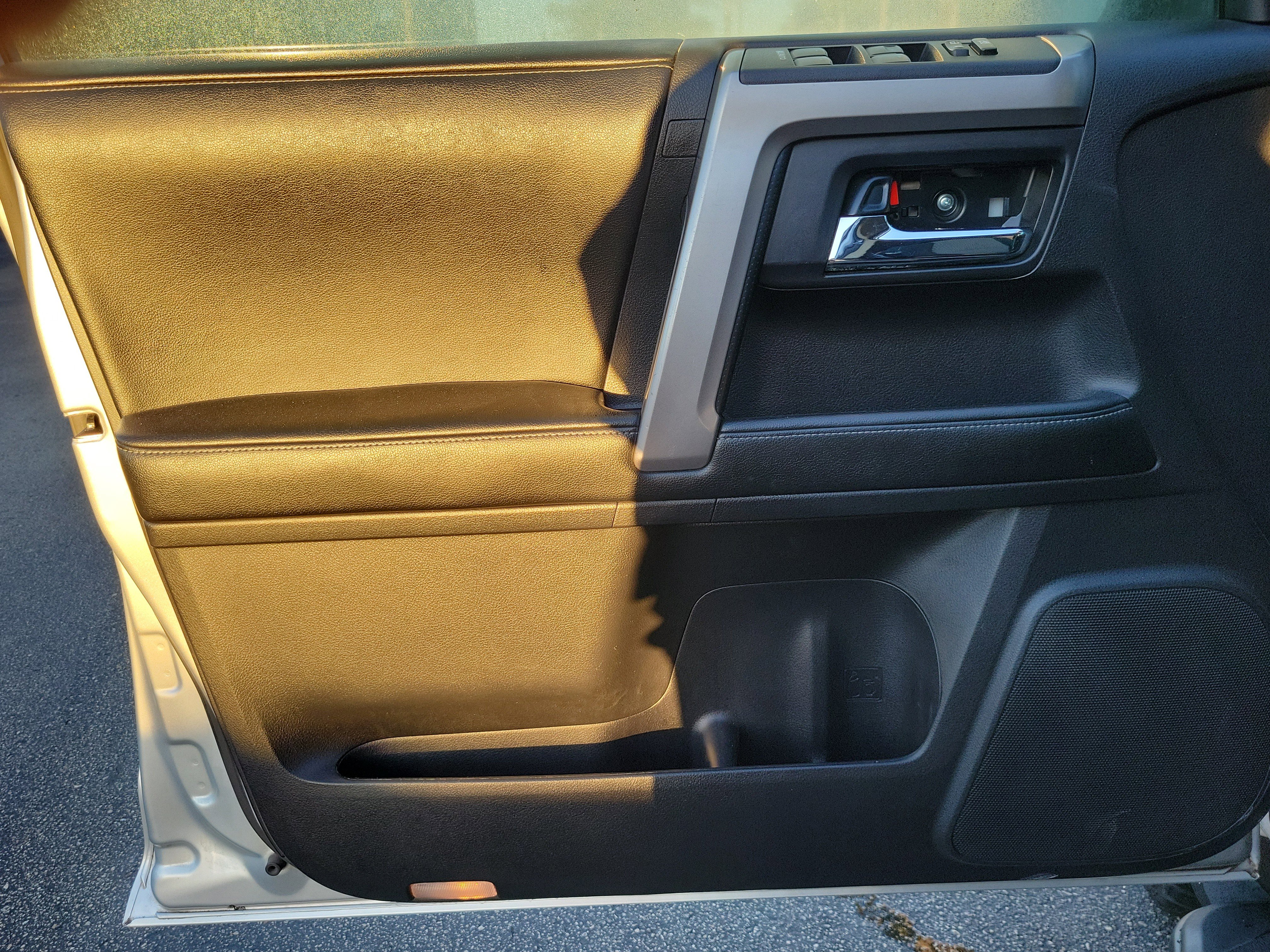 Used 2014 Toyota 4Runner SR5 image 13