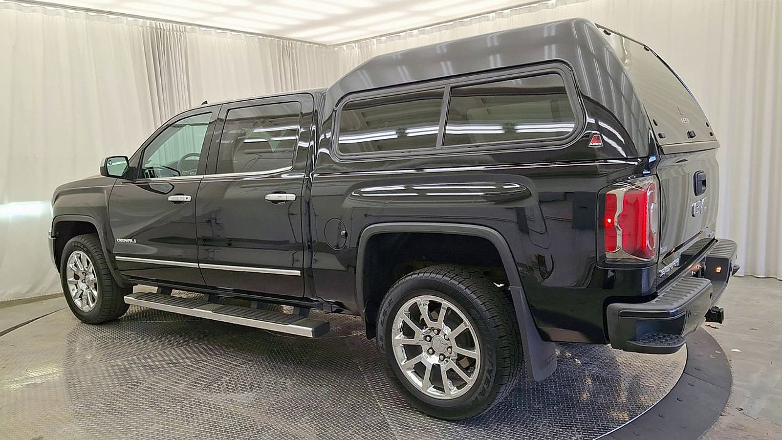 Used 2018 GMC Sierra 1500 Denali image 9