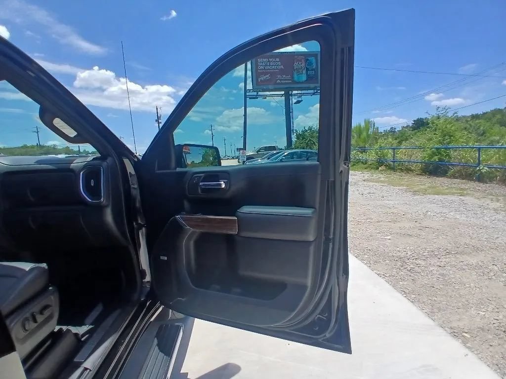 Used 2020 Chevrolet Silverado 1500 High Country w/ Technology Package AWD/4WD image 22