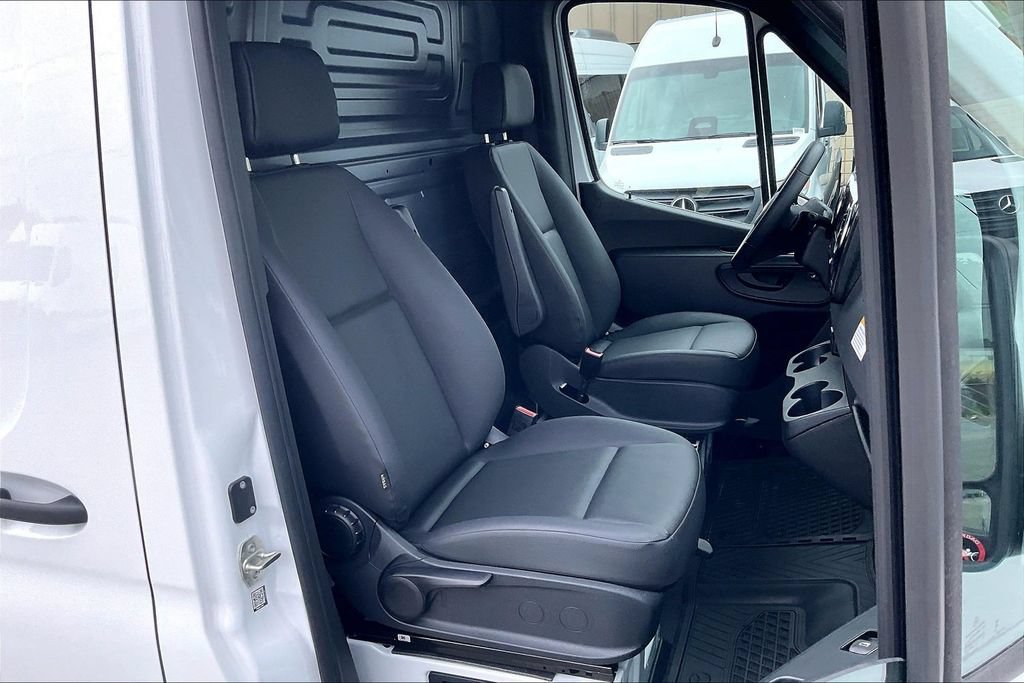 Used 2026 Mercedes-Benz Sprinter 2500 image 6