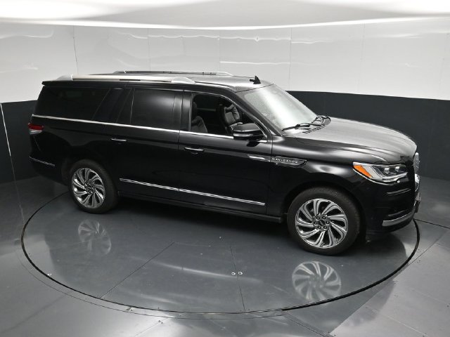 Used 2022 Lincoln Navigator L Reserve AWD/4WD image 55