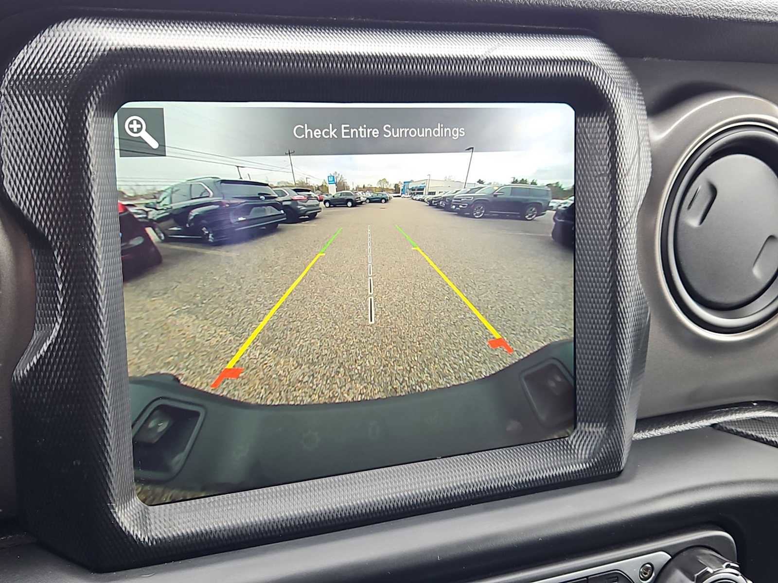 Used 2023 Jeep Gladiator Sport AWD/4WD image 15