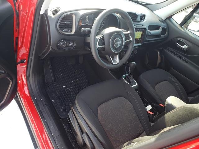 Used 2023 Jeep Renegade Latitude image 12