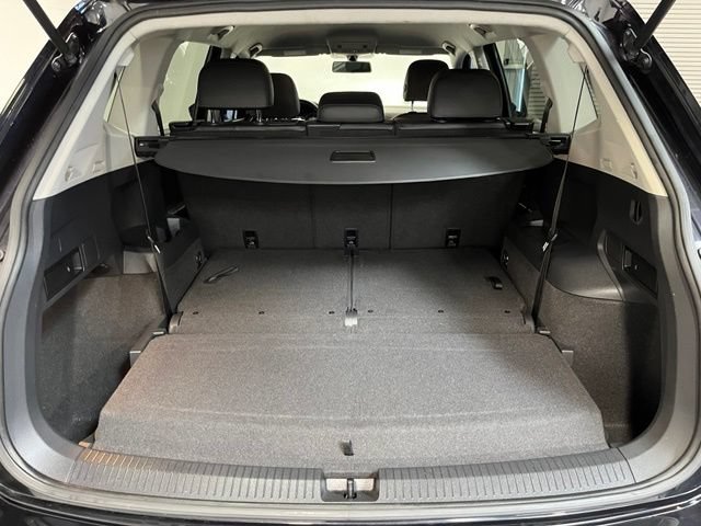 Used 2020 Volkswagen Tiguan SE FWD image 14