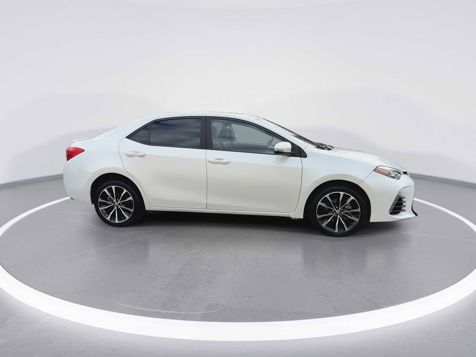 Used 2017 Toyota Corolla SE w/ SE Premium Package image 9