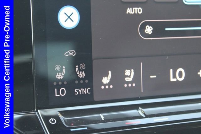 Used 2025 Volkswagen Atlas Cross Sport SE w/ Panoramic Sunroof Package image 39