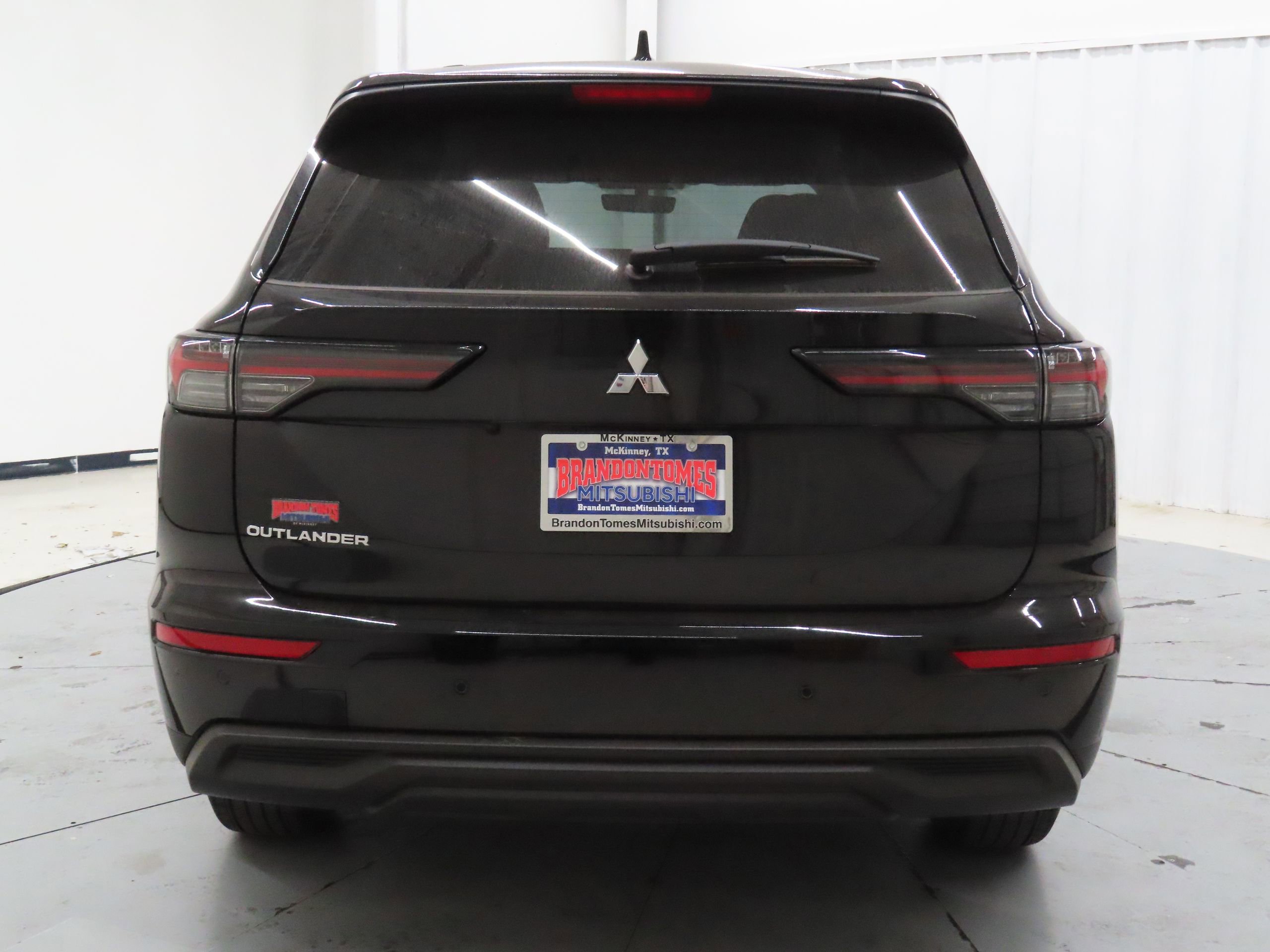 New 2026 Mitsubishi Outlander ES image 4