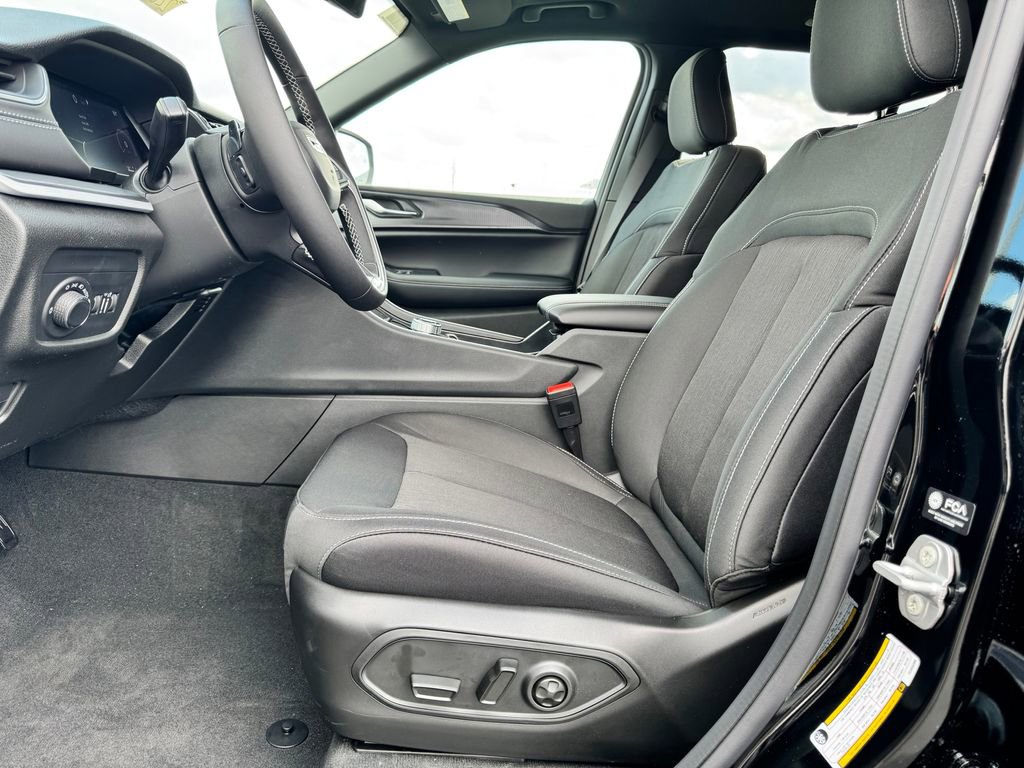 New 2026 Jeep Grand Cherokee Laredo X AWD/4WD image 17