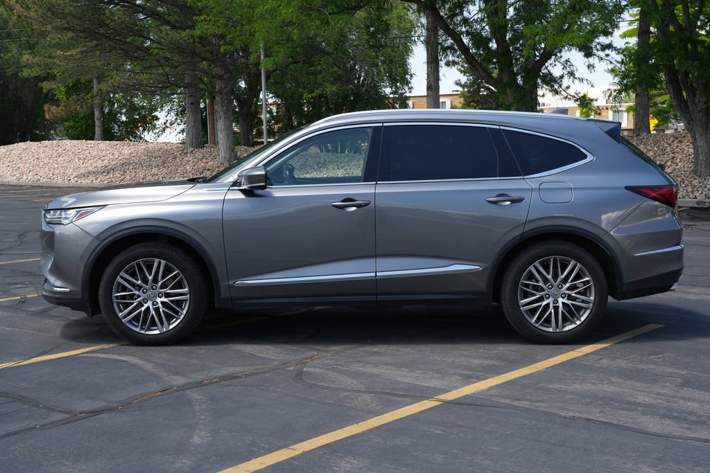 Used 2022 Acura MDX SH-AWD w/ Advance Package image 3