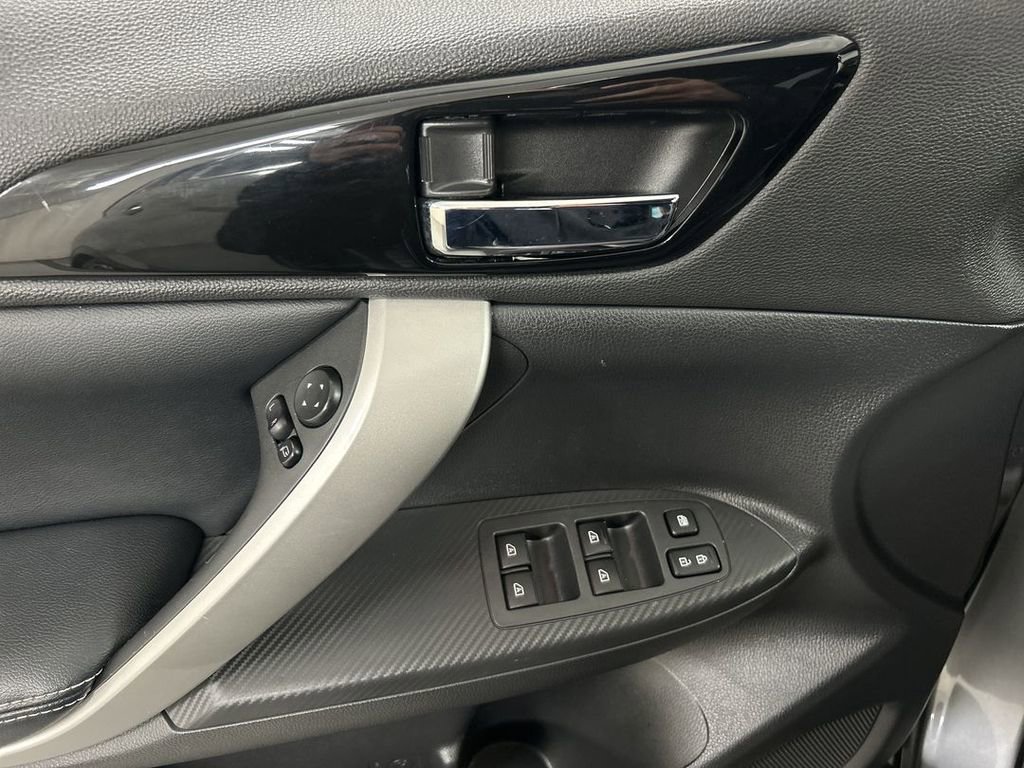 Used 2023 Mitsubishi Eclipse Cross SEL image 11
