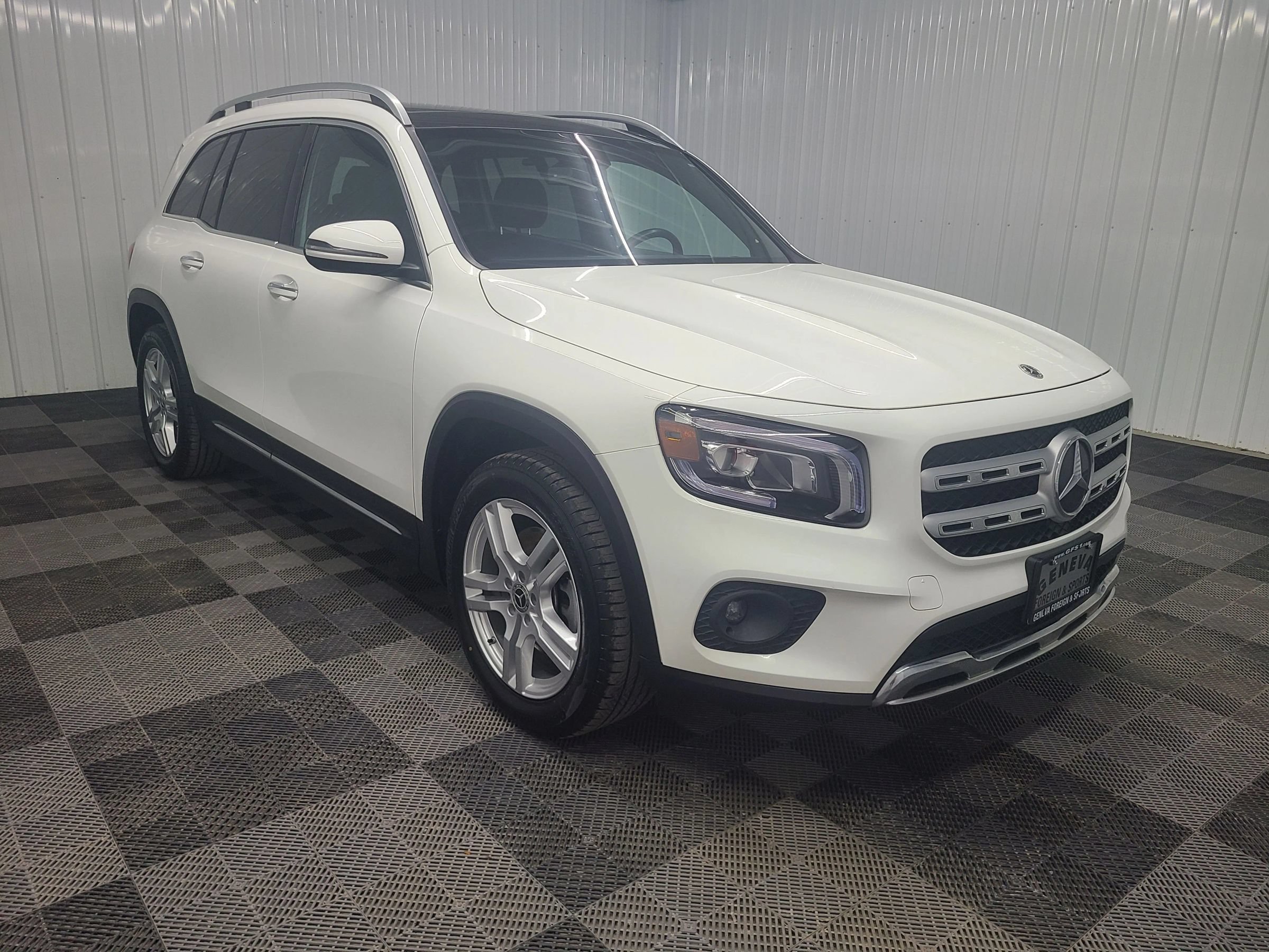 Used 2021 Mercedes-Benz GLB 250 4MATIC image 4