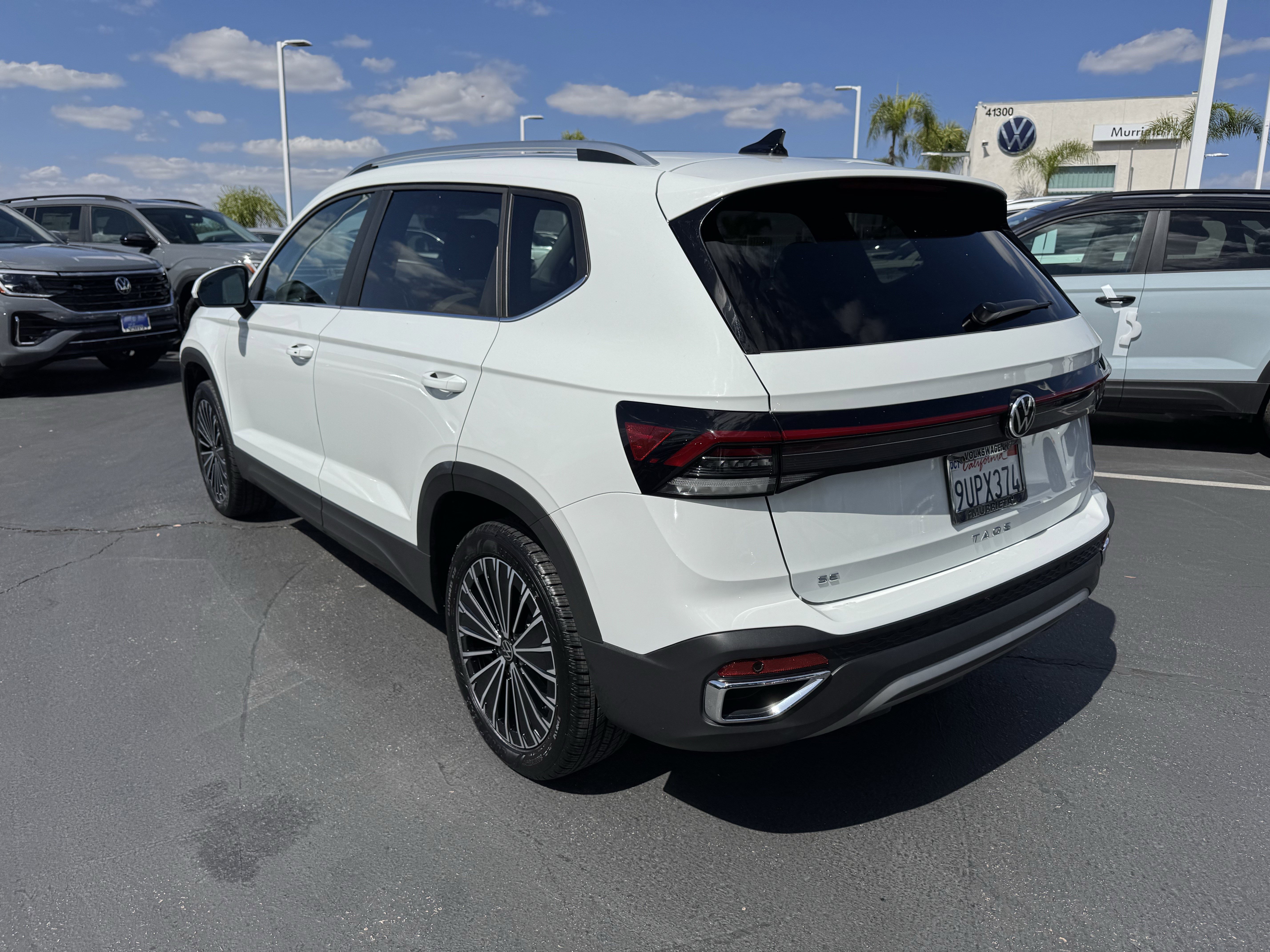 Used 2025 Volkswagen Taos SE FWD image 8