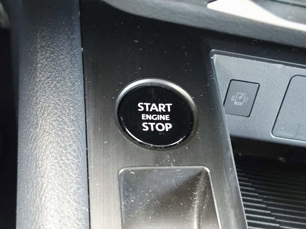 Used 2025 Nissan Kicks SV w/ Charging Package image 29