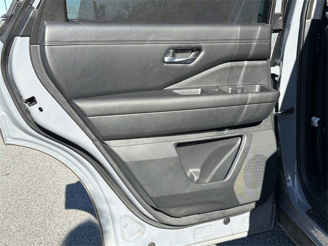 Used 2022 Nissan Pathfinder Platinum w/ Cargo Package image 23