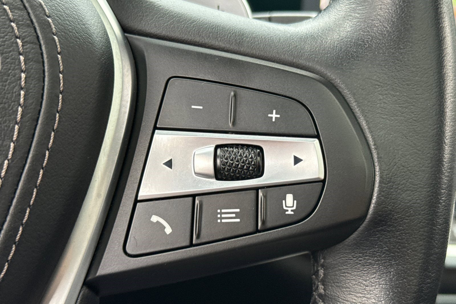 Used 2021 BMW X5 xDrive40i w/ Convenience Package image 30