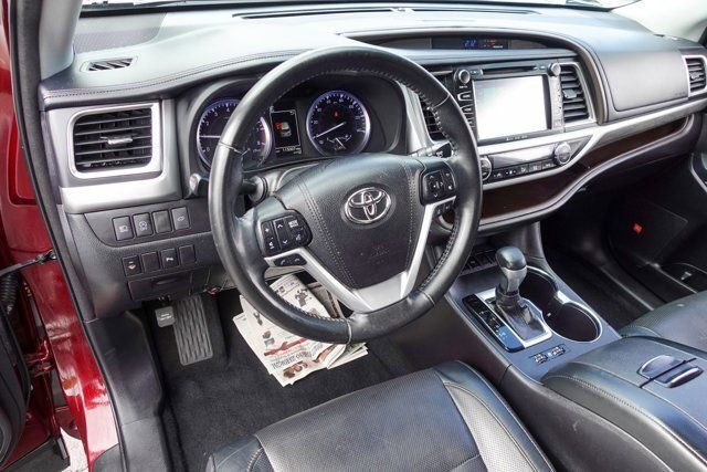 Used 2018 Toyota Highlander Limited image 10