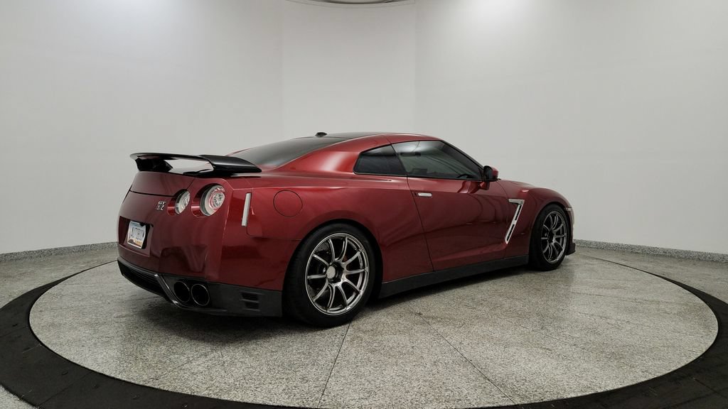 Used 2015 Nissan GT-R Premium AWD/4WD image 5