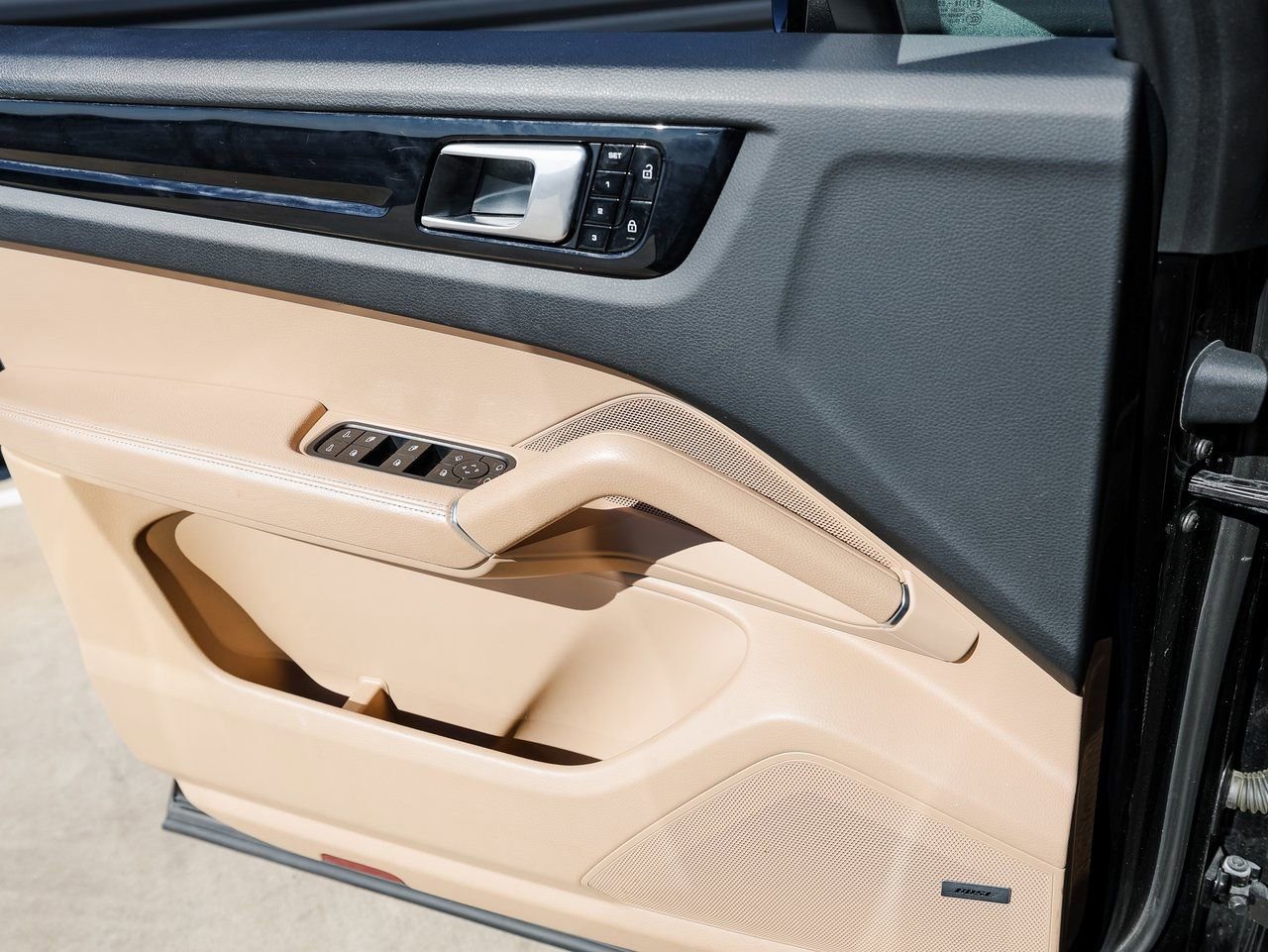 Certified 2020 Porsche Cayenne image 23