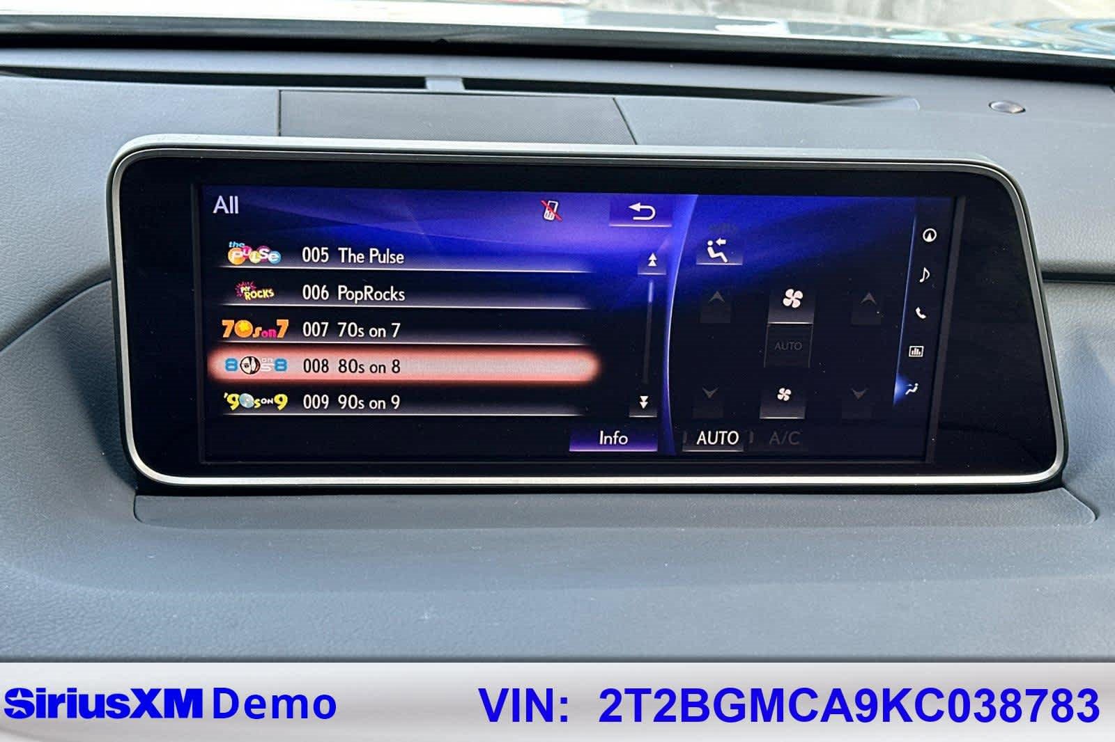 Used 2019 Lexus RX 450h AWD image 27