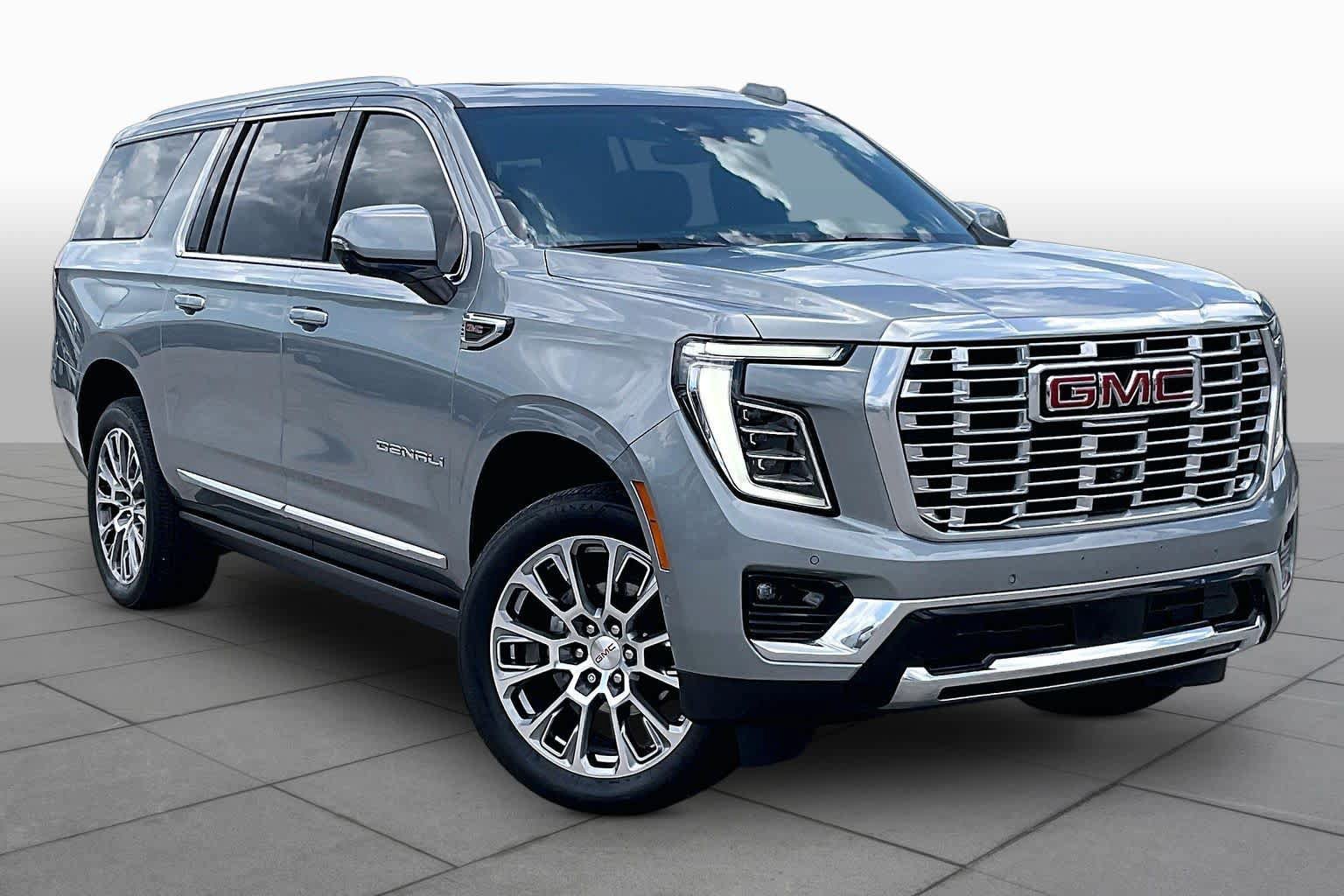 Used 2025 GMC Yukon XL Denali w/ Denali Reserve Package RWD image 3