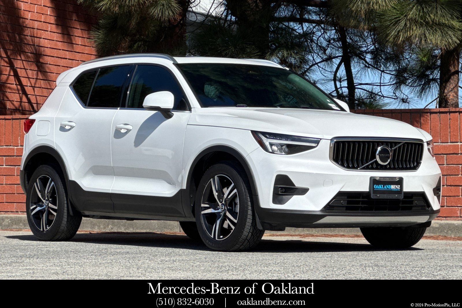 Used 2023 Volvo XC40 B5 Plus