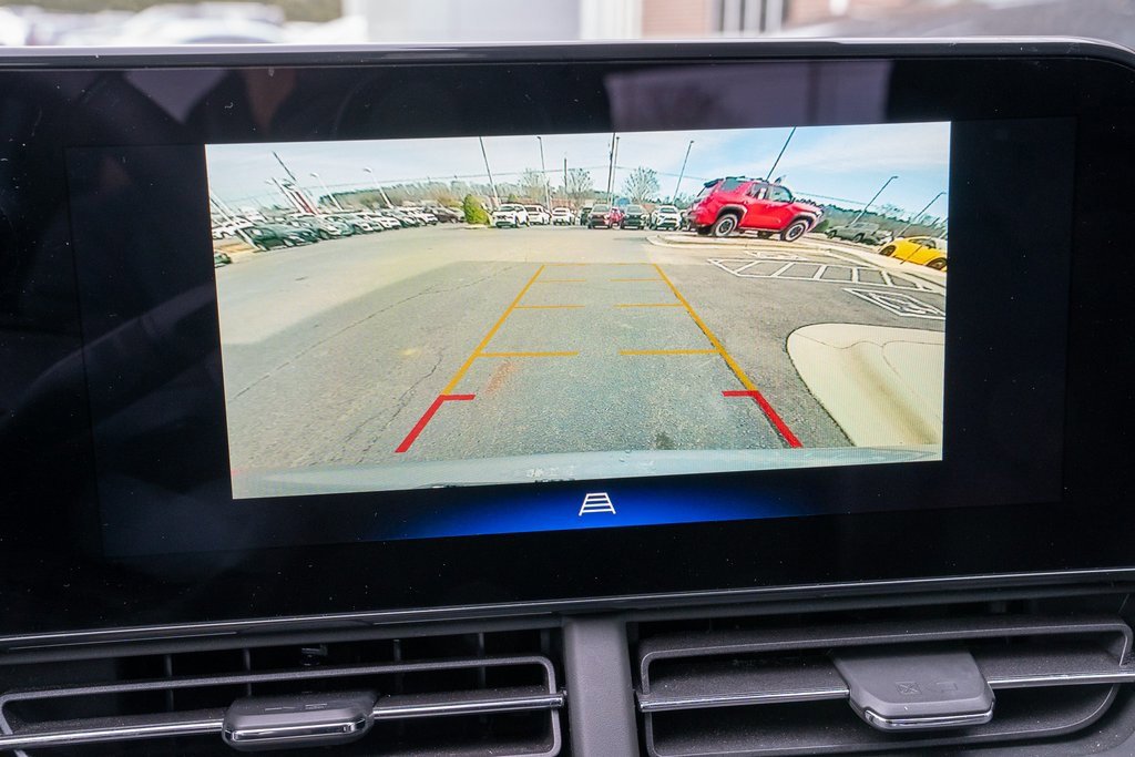 Used 2024 Chevrolet Trax LT w/ Driver Confidence Package image 9