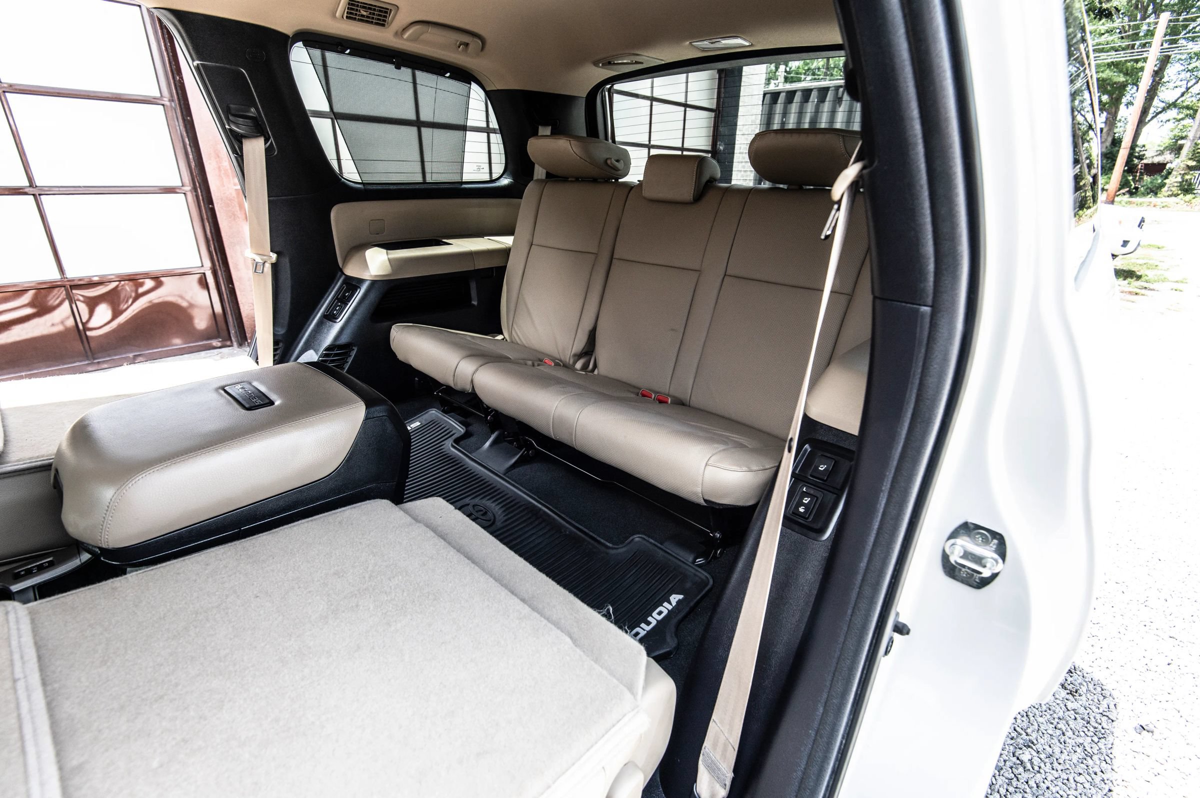 Used 2020 Toyota Sequoia Platinum RWD image 37