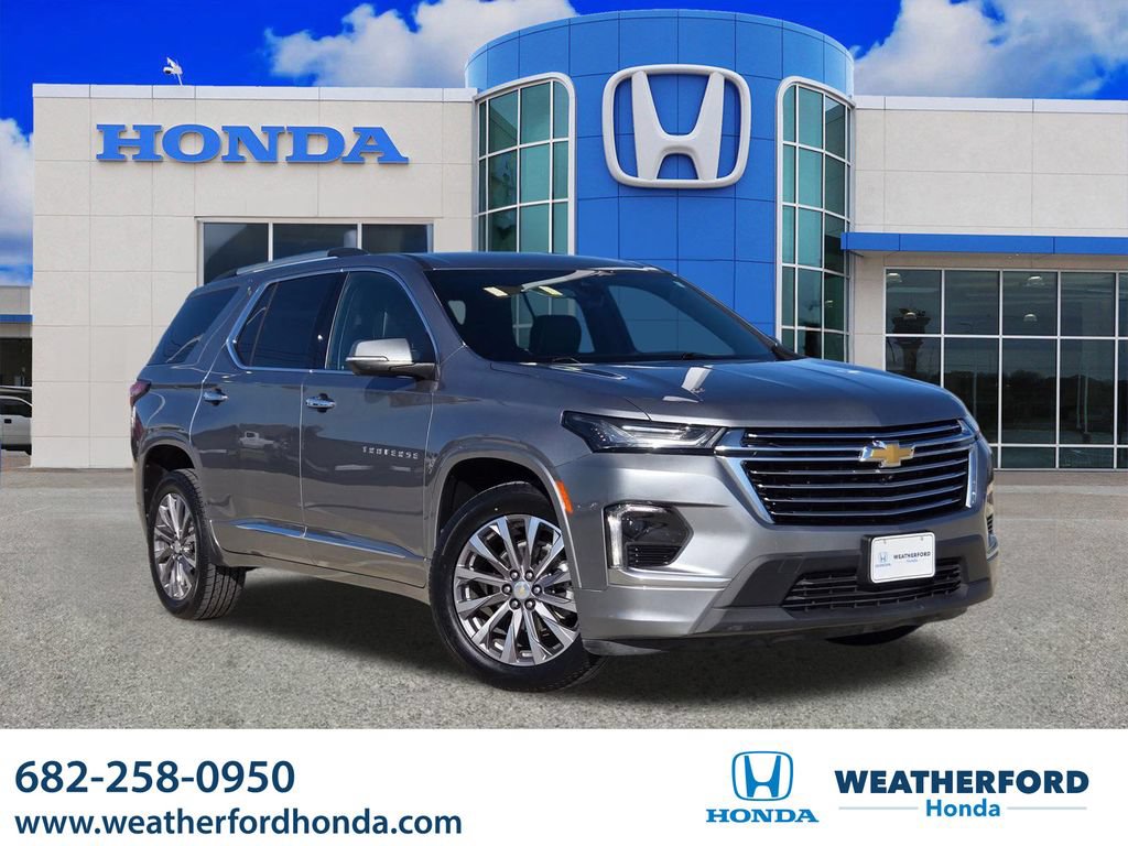 Used 2023 Chevrolet Traverse Premier FWD image 1