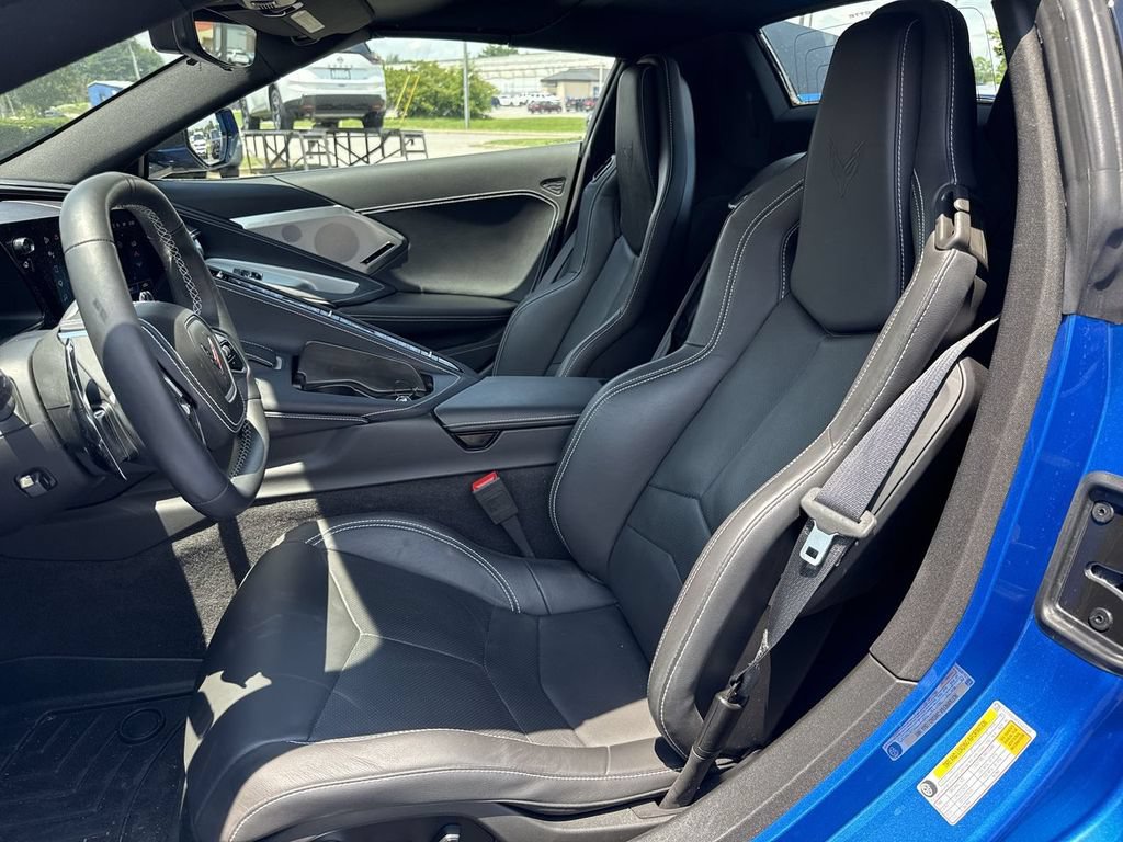 Used 2025 Chevrolet Corvette Stingray Preferred Conv w/ Battery Protection Package RWD image 20