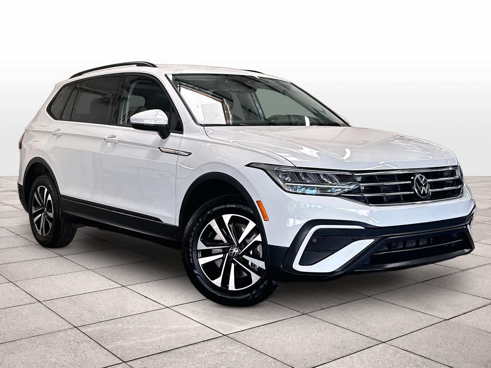 Used 2023 Volkswagen Tiguan S w/ Driver Assistance Package FWD image 3