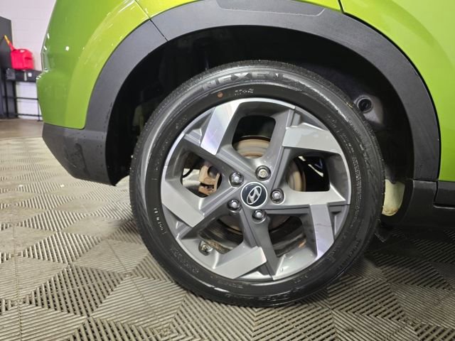 Used 2023 Hyundai Venue SEL image 21