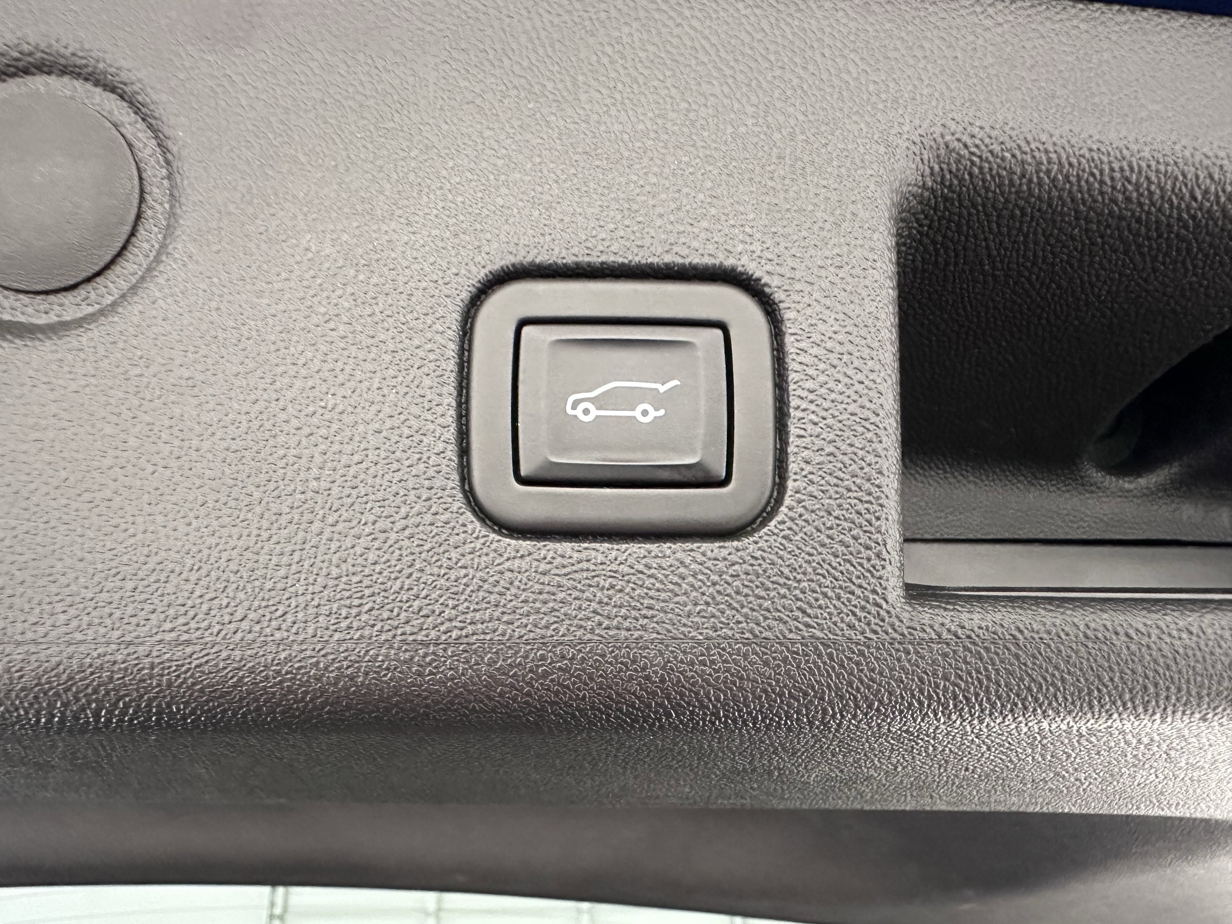 Used 2023 Chevrolet Equinox RS image 28