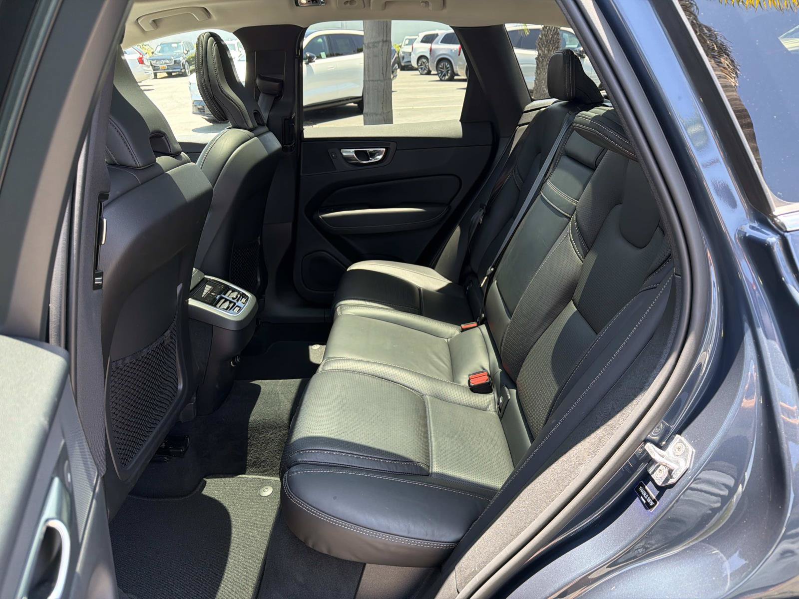 Used 2020 Volvo XC60 T6 Inscription w/ Protection Package Premier AWD/4WD image 23