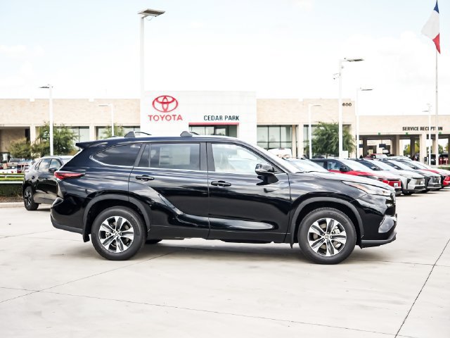 New 2026 Toyota Highlander XLE AWD/4WD image 3