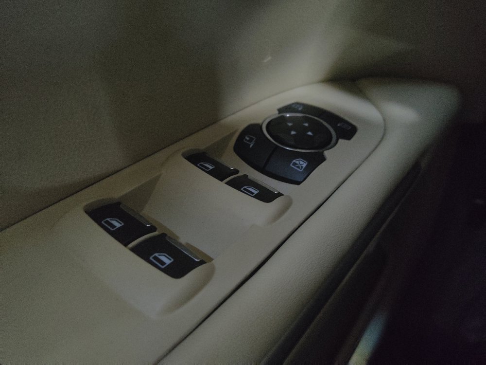 Used 2015 Lincoln MKZ w/ Equipment Group 102A Reserve FWD image 27