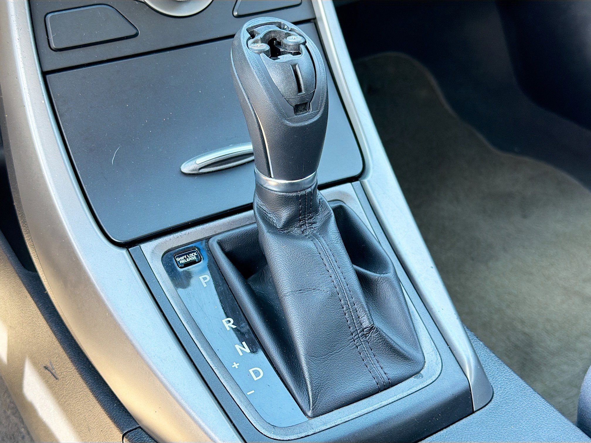 Used 2016 Hyundai Elantra SE image 25