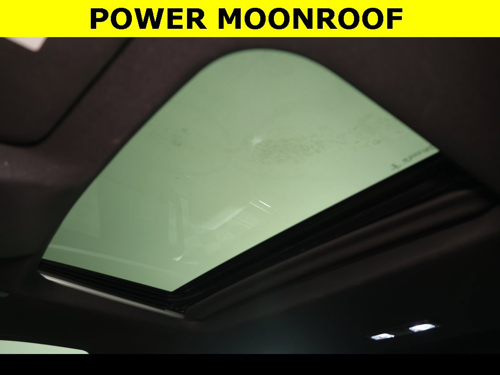 Used 2022 Chevrolet Silverado 1500 ZR2 w/ Technology Package image 2