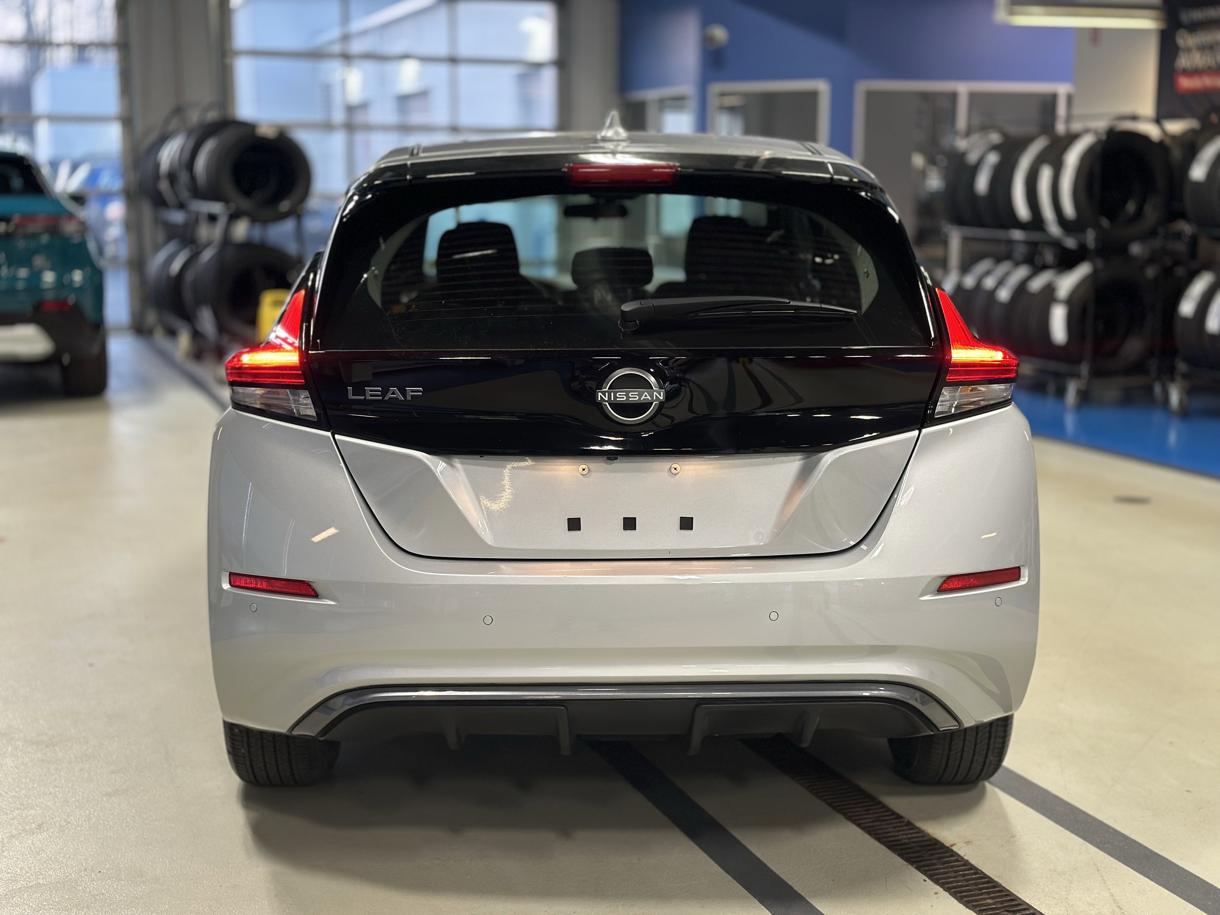 Used 2025 Nissan Leaf S image 5