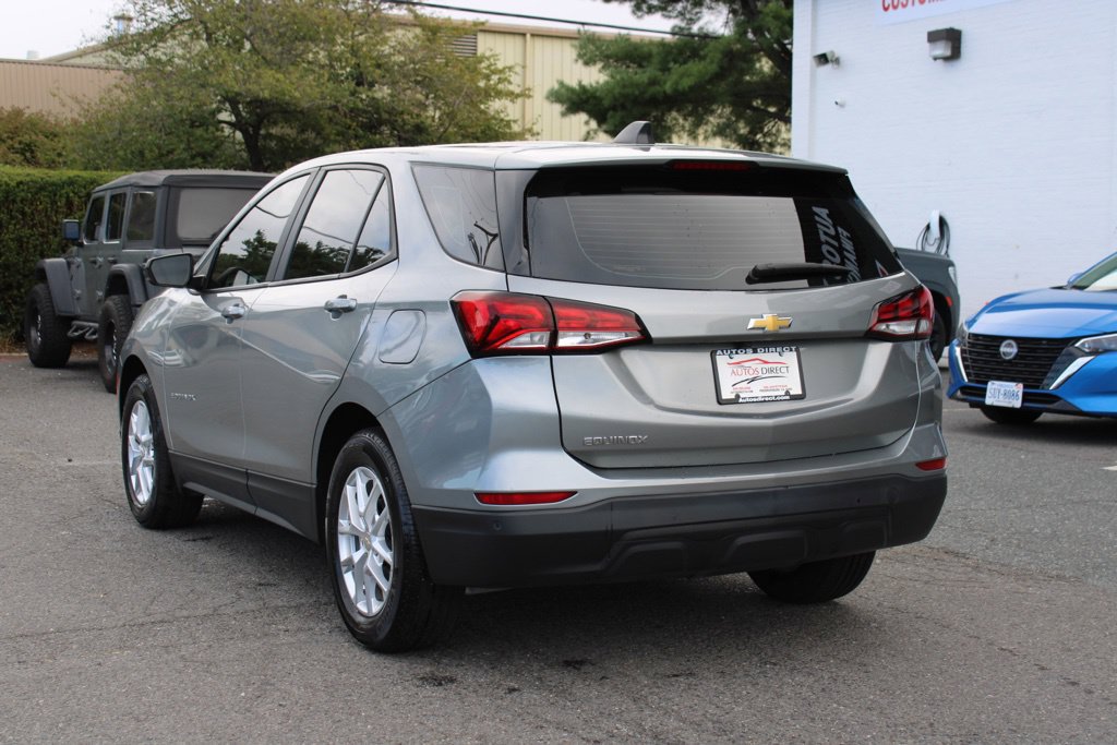 Used 2024 Chevrolet Equinox LS w/ Driver Confidence II Package FWD image 4