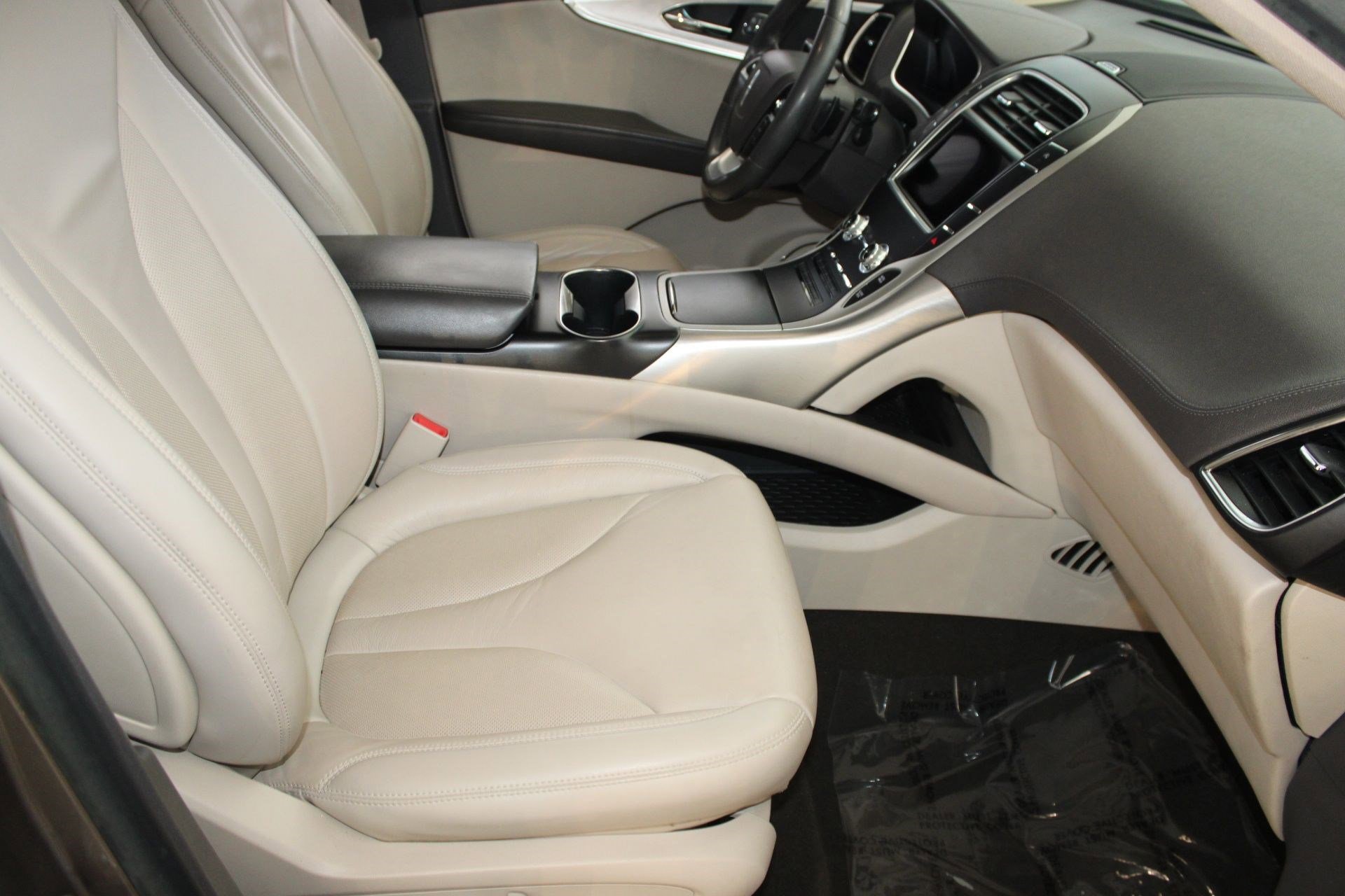 Used 2020 Lincoln Nautilus FWD w/ Equipment Group 101A image 30