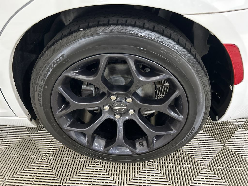 Used 2019 Chrysler 300 S image 10
