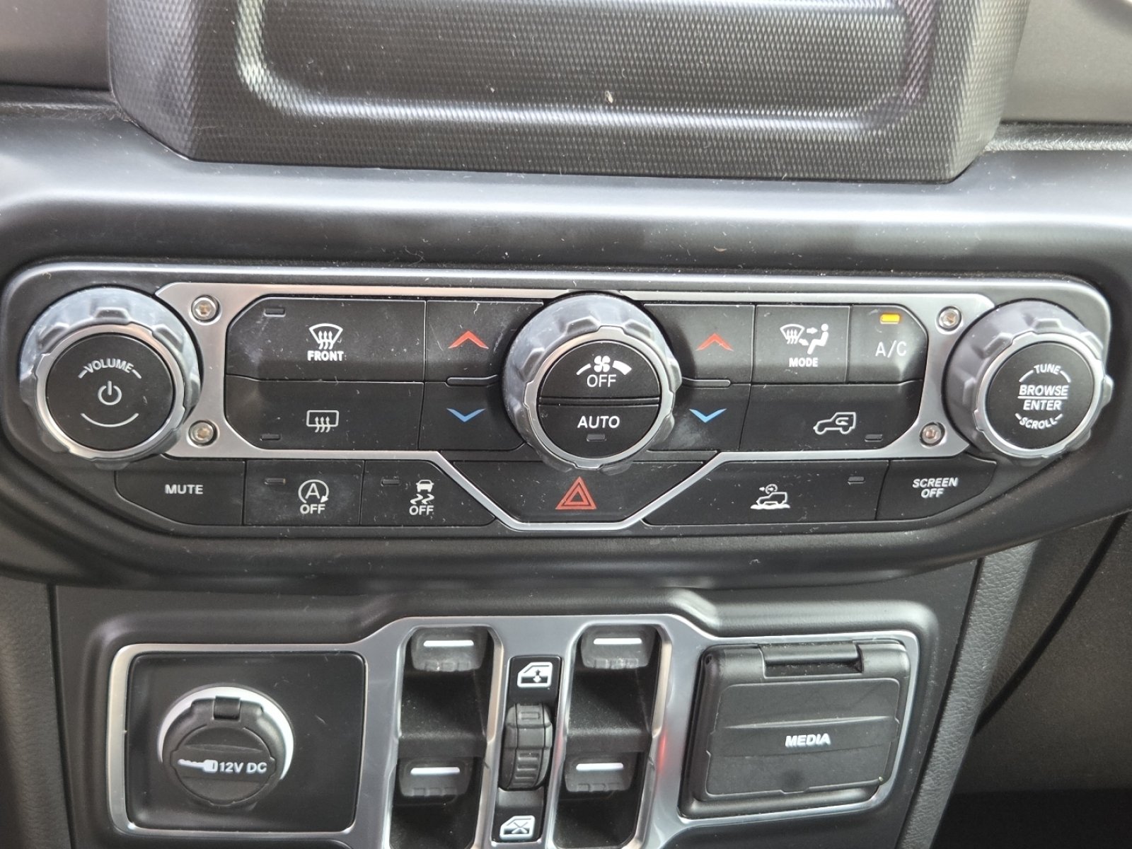 Used 2021 Jeep Wrangler Unlimited Sport AWD/4WD image 7